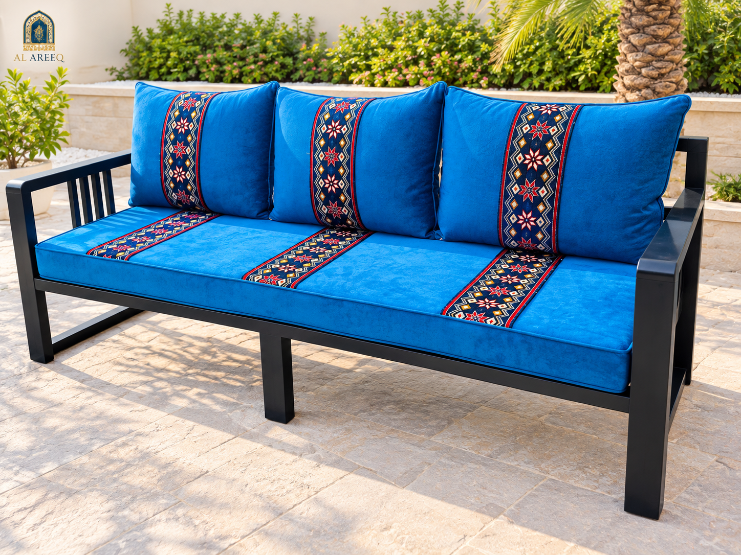 Elegant Traditional Outdoor Sofa Set